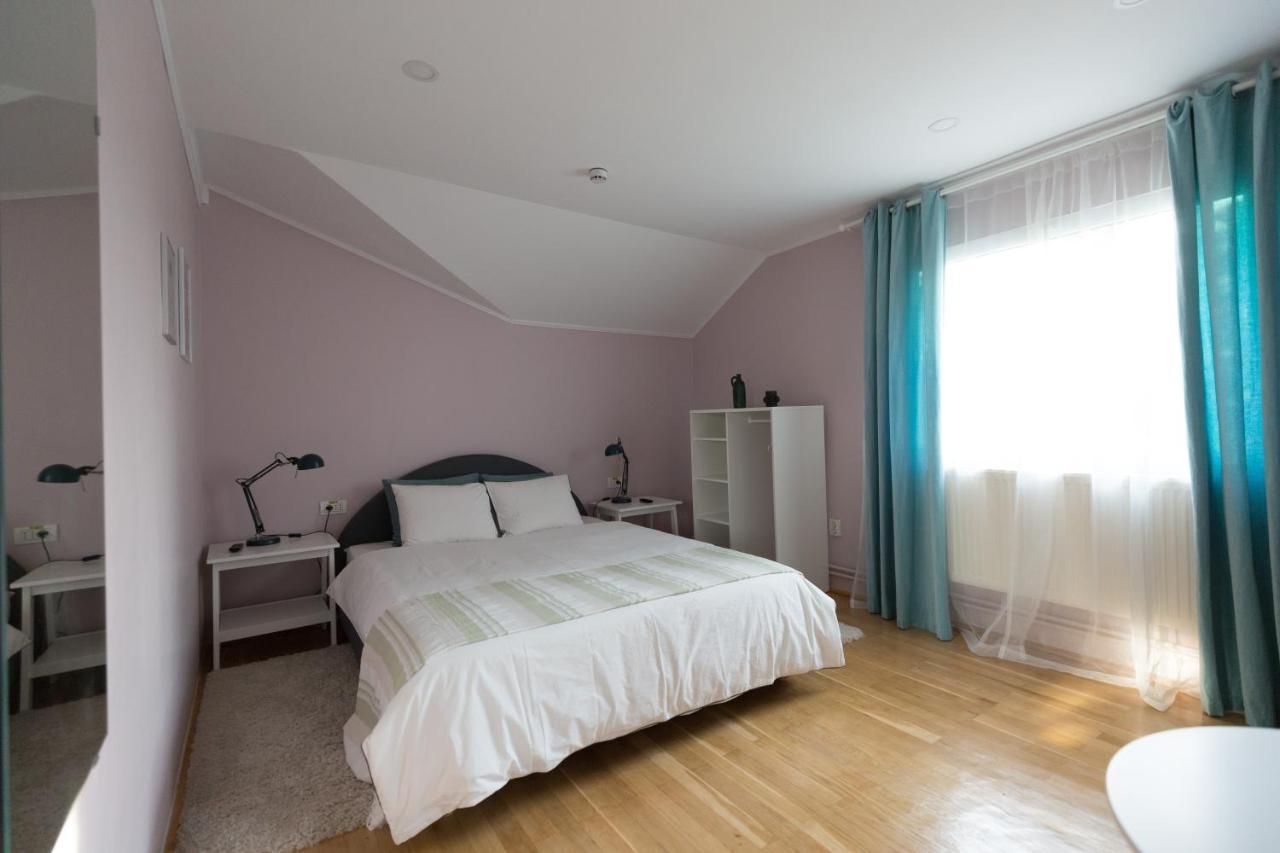 Casa Ris Hotel Târgu Jiu Buitenkant foto