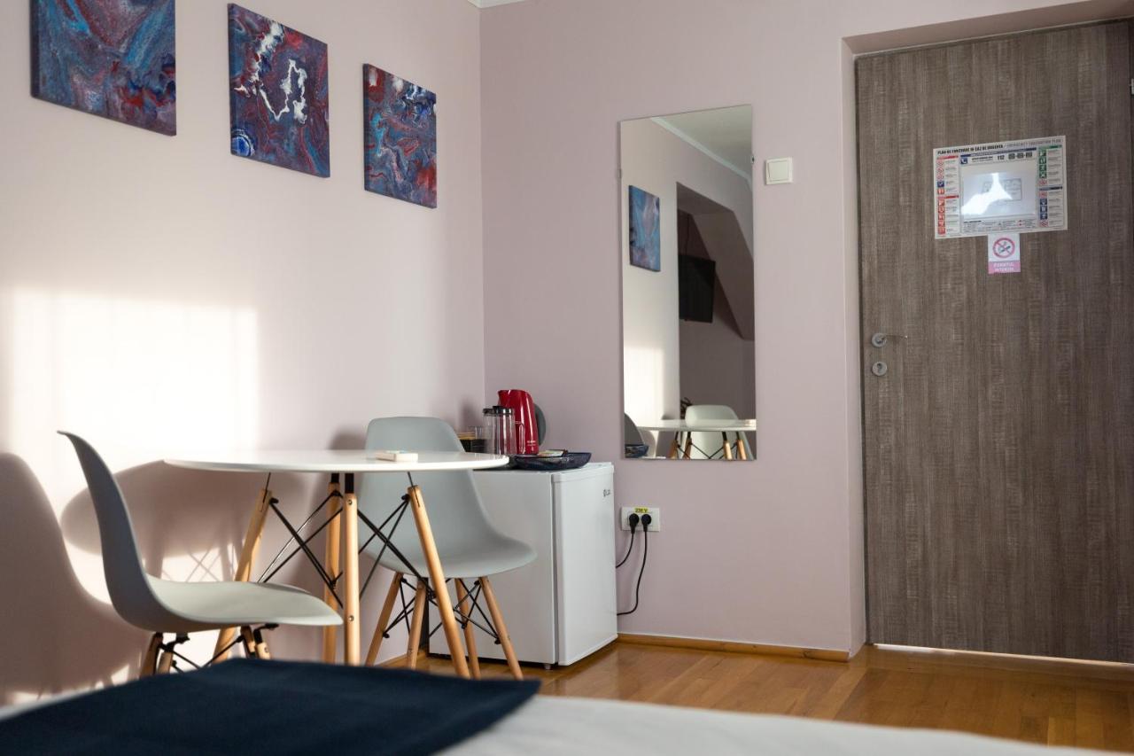 Casa Ris Hotel Târgu Jiu Buitenkant foto