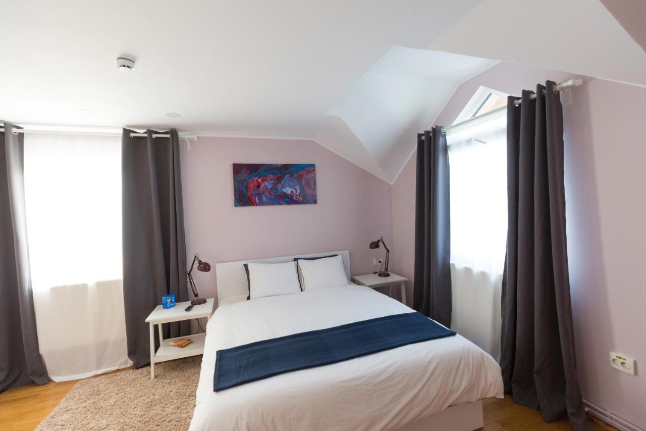 Casa Ris Hotel Târgu Jiu Buitenkant foto