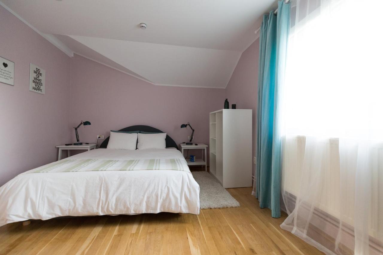 Casa Ris Hotel Târgu Jiu Buitenkant foto
