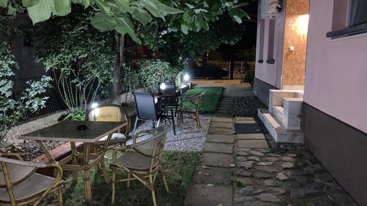 Casa Ris Hotel Târgu Jiu Buitenkant foto